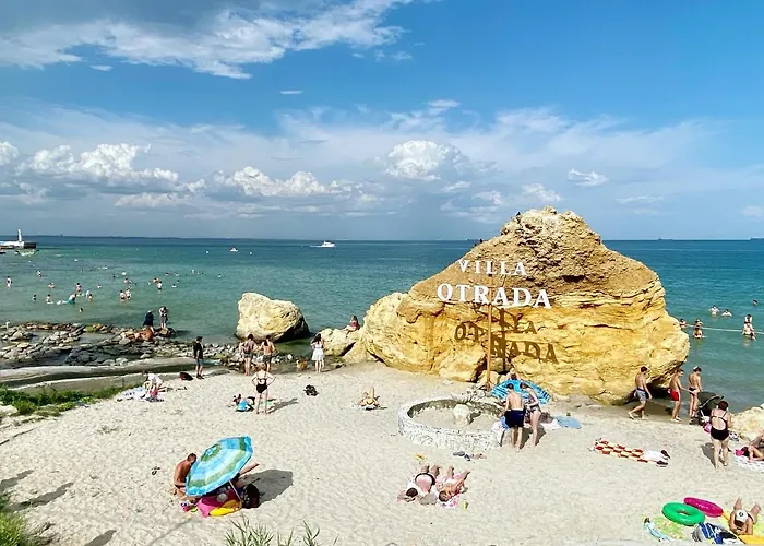 Italian Boulevard Modern